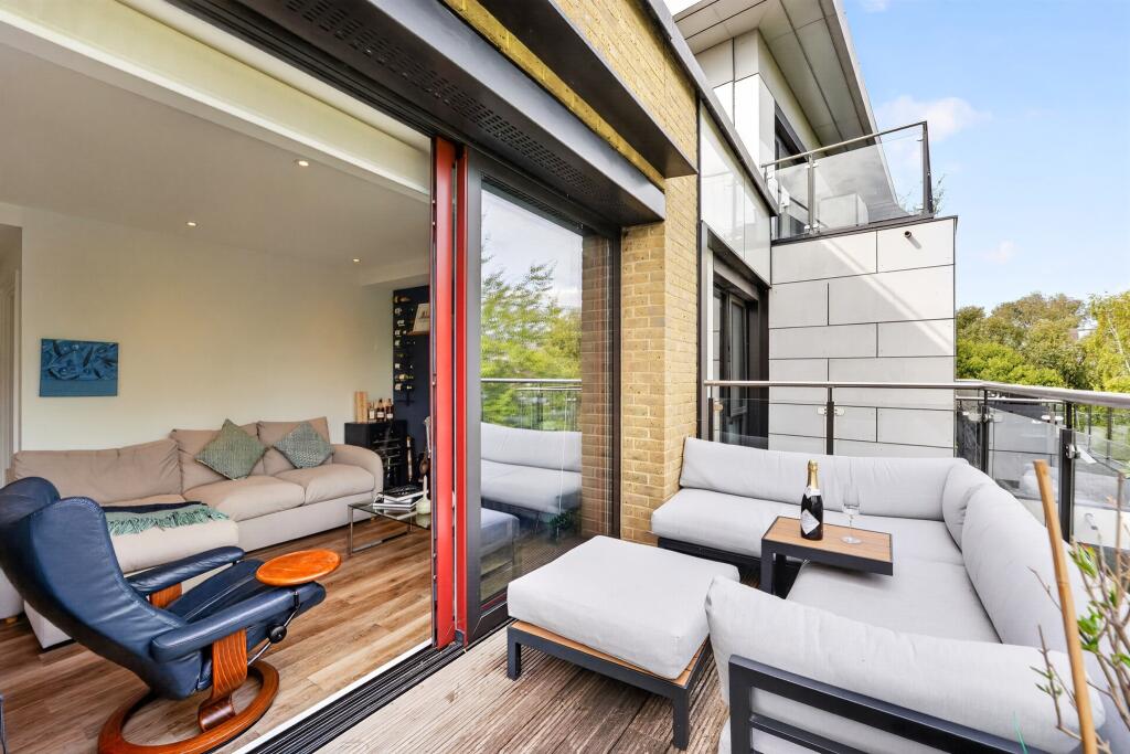 Apartment in London - View 5