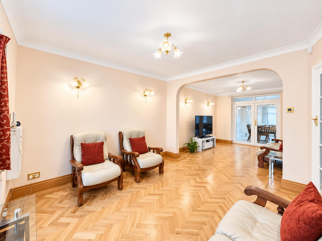 House in London - View 2