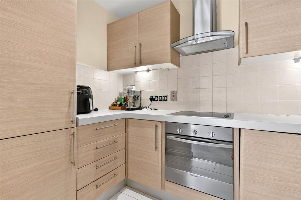 Apartment in Reading - View 2
