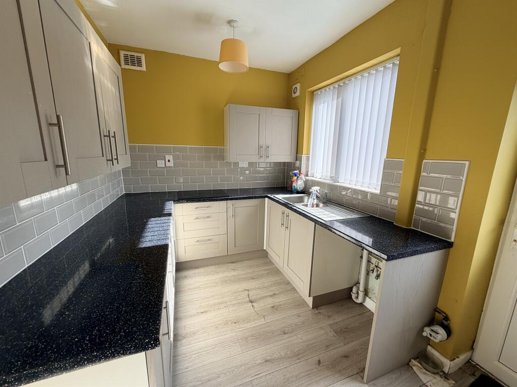 House in Hull, Kingston upon Hull - View 4