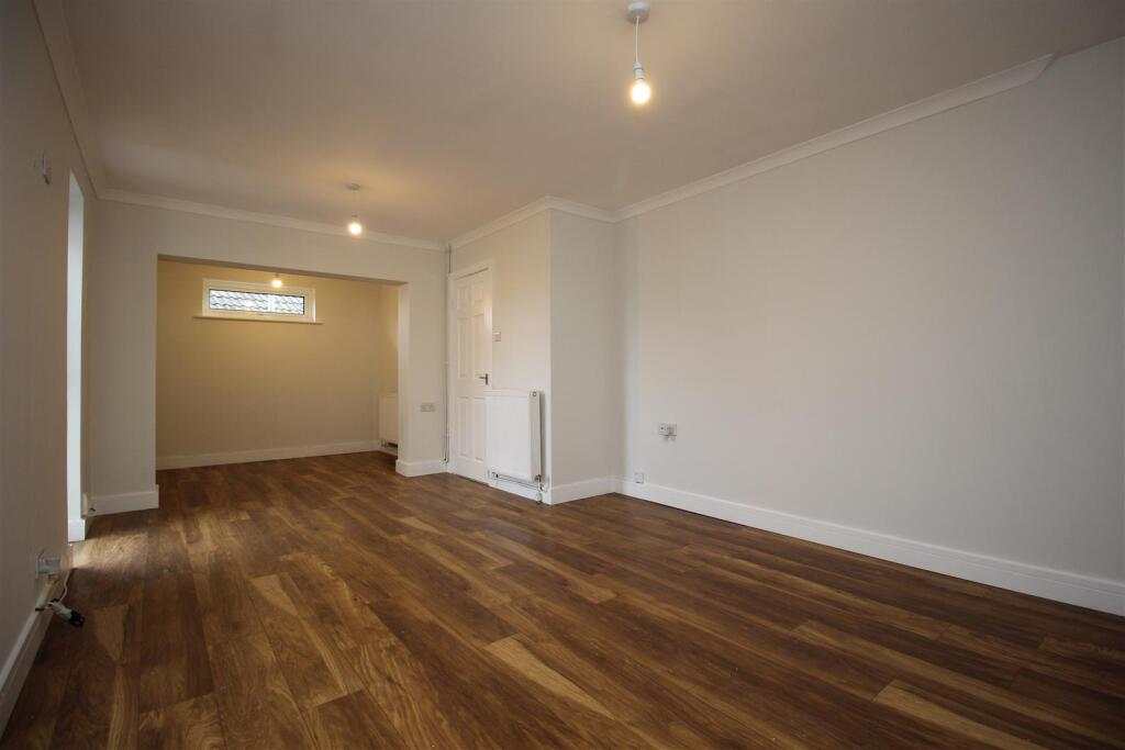 House in Kettering, North Northamptonshire - More