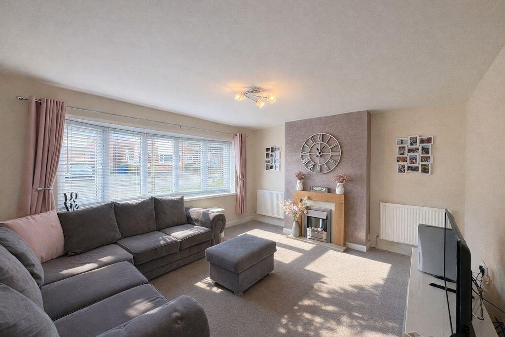 Emmanuel Road, Burntwood, WS7 9AD photo 3