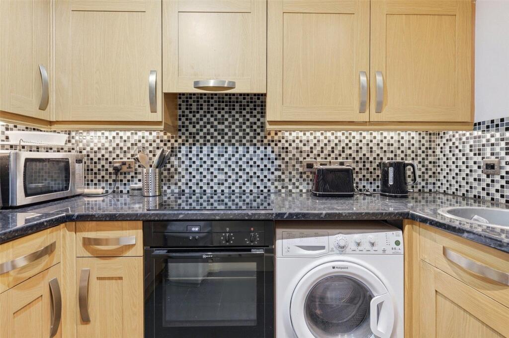 Apartment in London - More