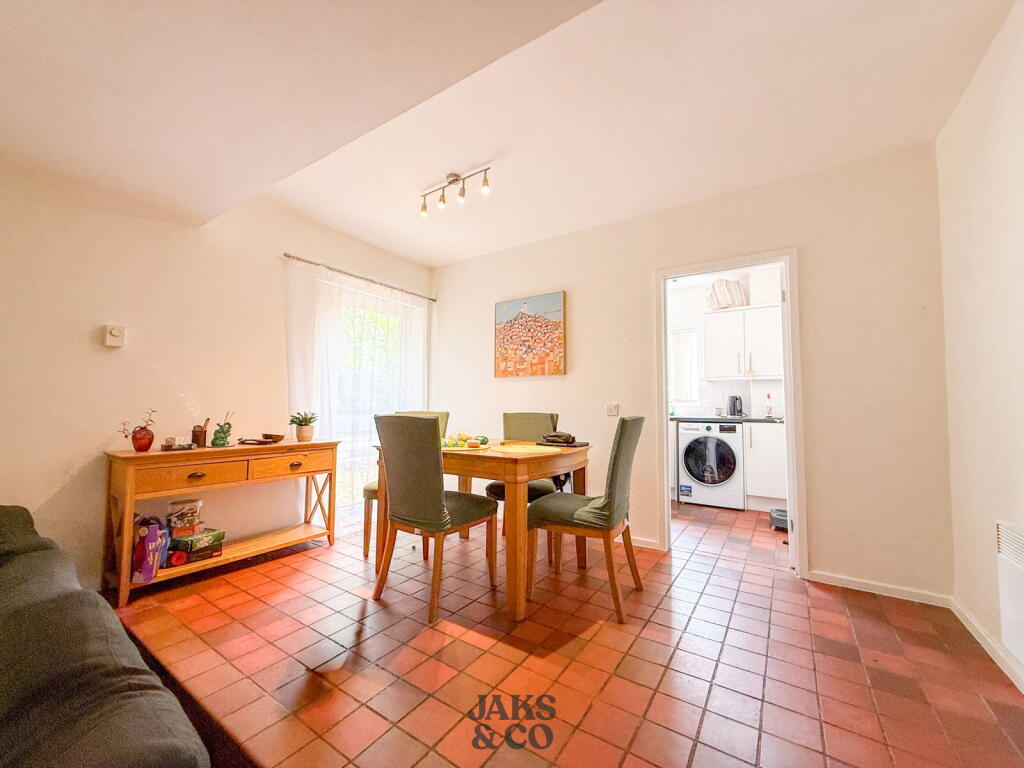 Apartment in Manchester - View 5