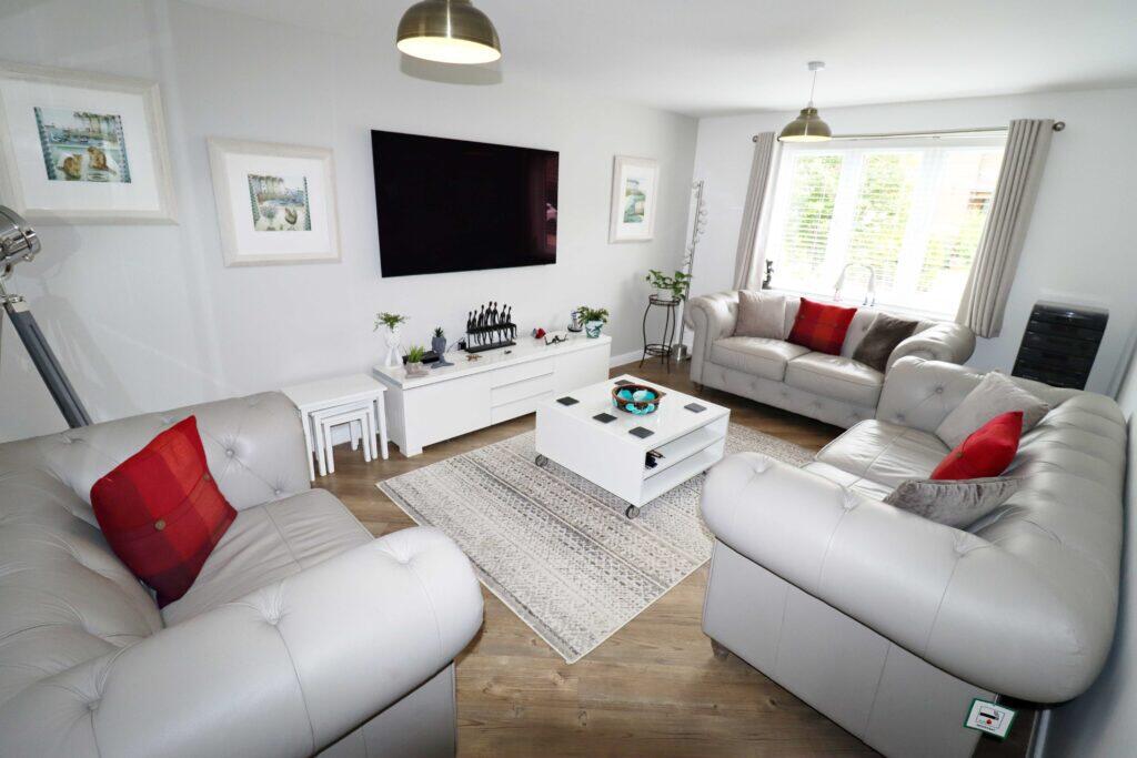 Oyster Close, Hayling Island photo 4