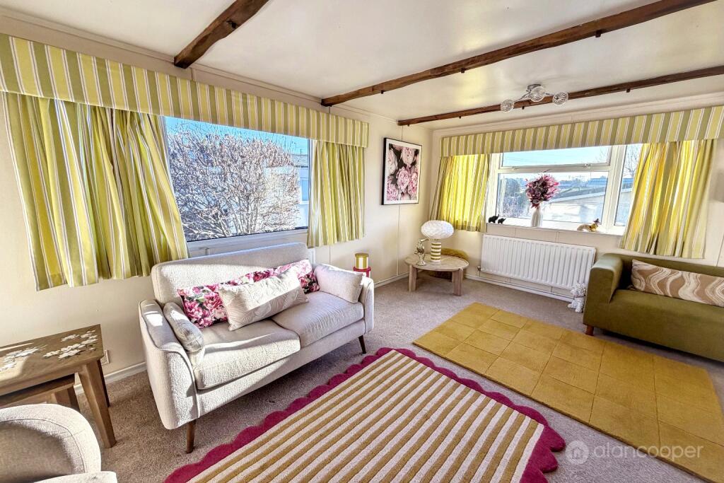 House in Nuneaton and Bedworth, Warwickshire - View 5