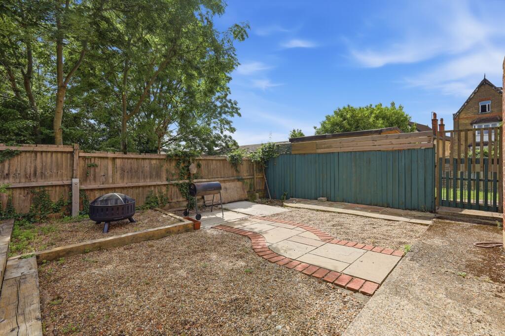 Craig Gardens, South Woodford, Redbridge, London photo 4