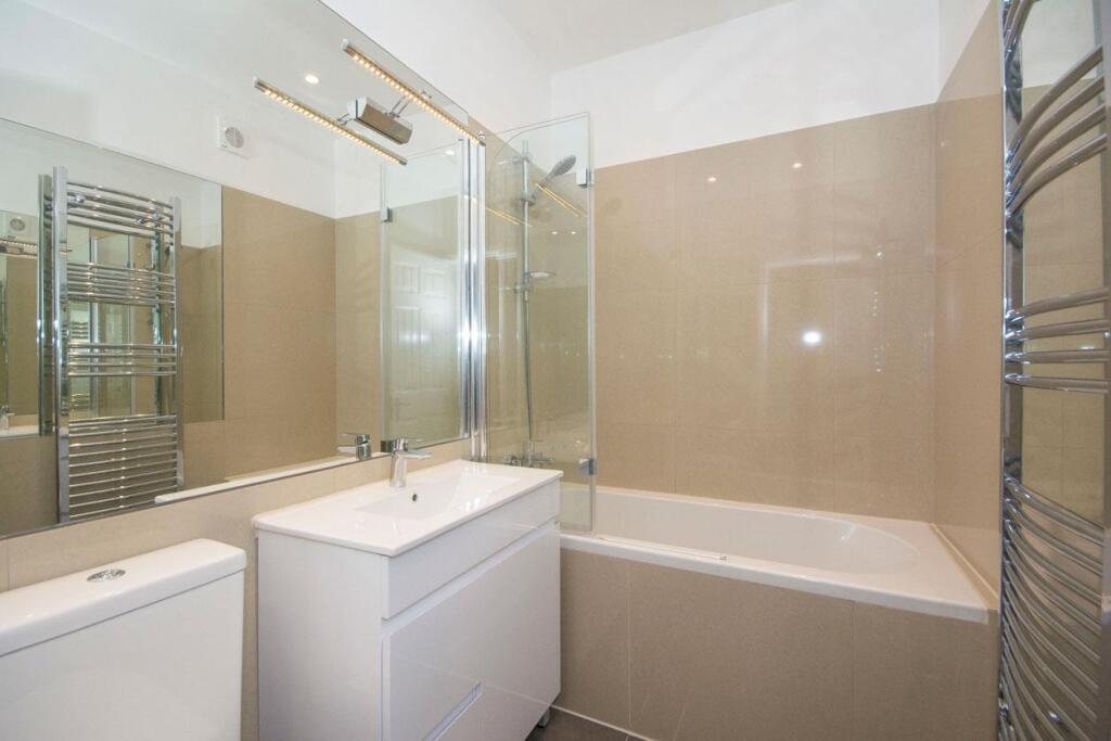 Apartment in London - More