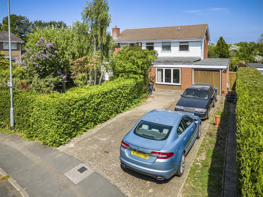 4-bed detached on Gough Way, Cambridge, £1,000,000
