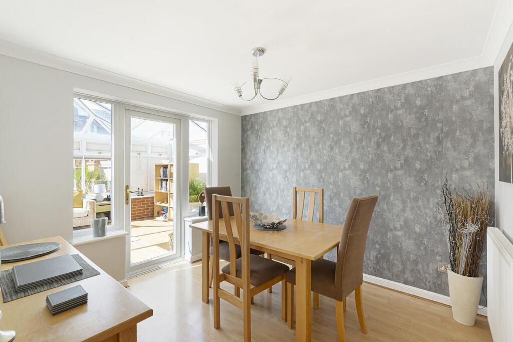 House in Kings Hill, West Malling, Kings Hill - More