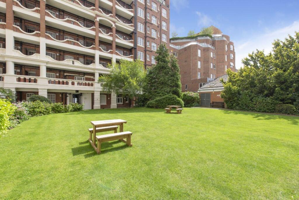 Apartment in London, St. John's Wood - More