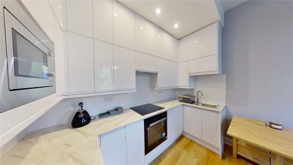 Apartment in Edinburgh - More