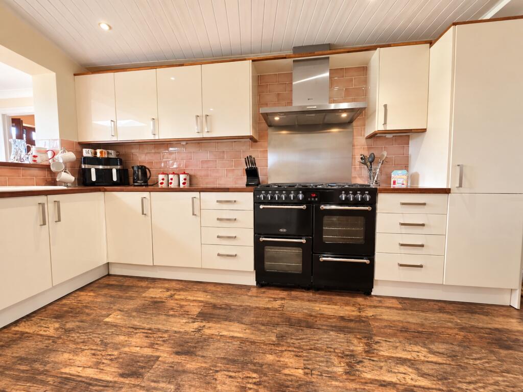 House in Taunton - View 5