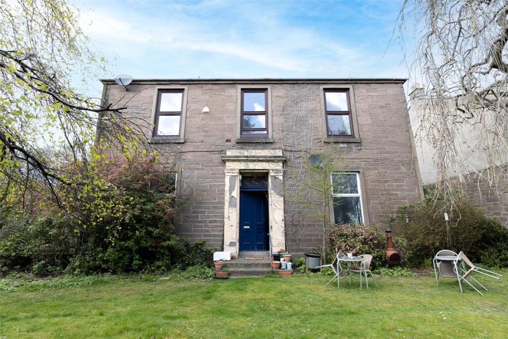 Main image of property: 15 Wellington Street, Dundee, Angus, DD1