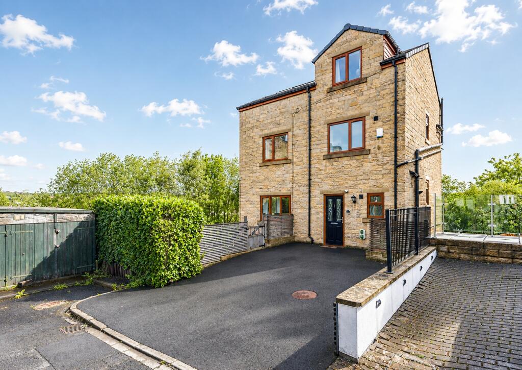 Main image of property: Holdsworth Street, Cleckheaton, West Yorkshire, BD19