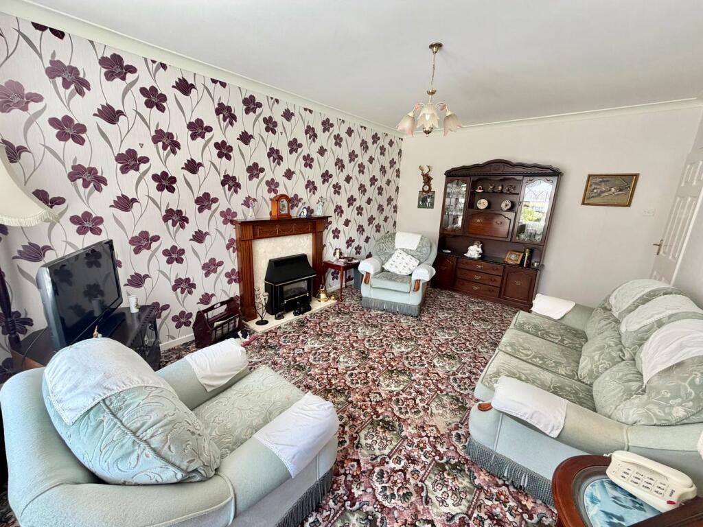 House in Bradford, Lees, Cross Roads - View 5