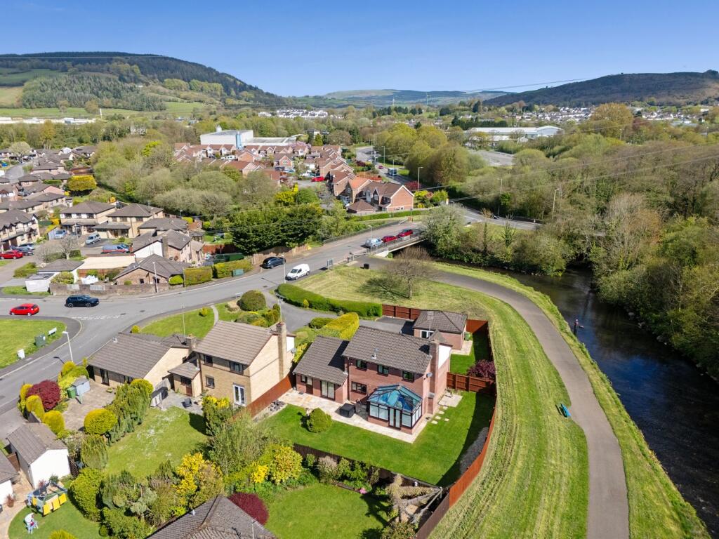 Ynysddu, Pontyclun, CF72 - View 4