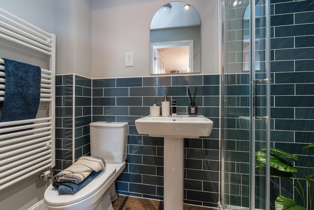 House in Wealden, Hailsham - More