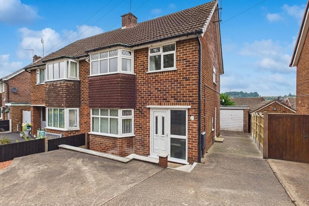 3-bed semi-detached on Marlborough Crescent, Burton-on-Trent, £225,000