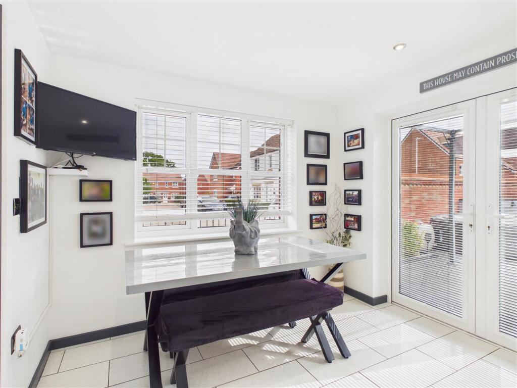 House in Worcester - View 5