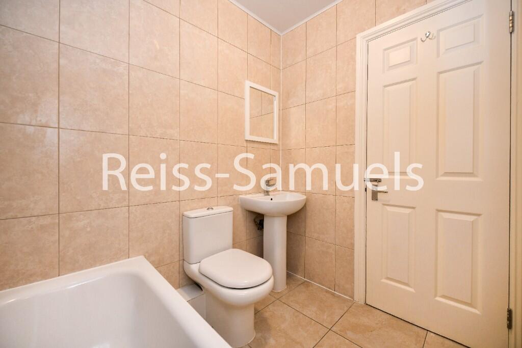6 bedroom semi-detached house for rent