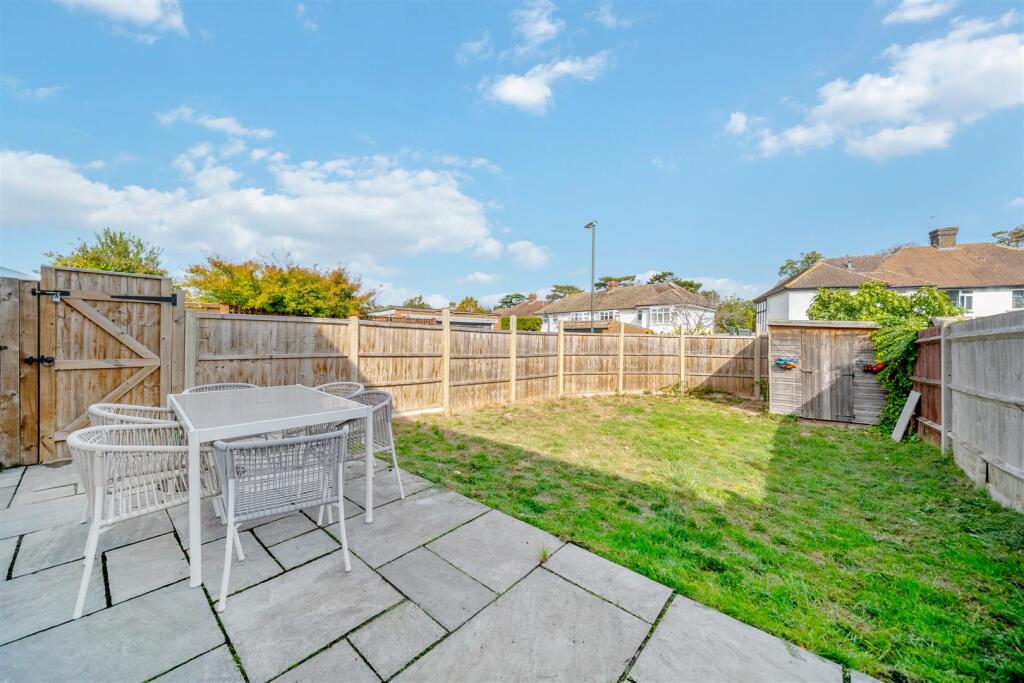 House in Sutton - View 5