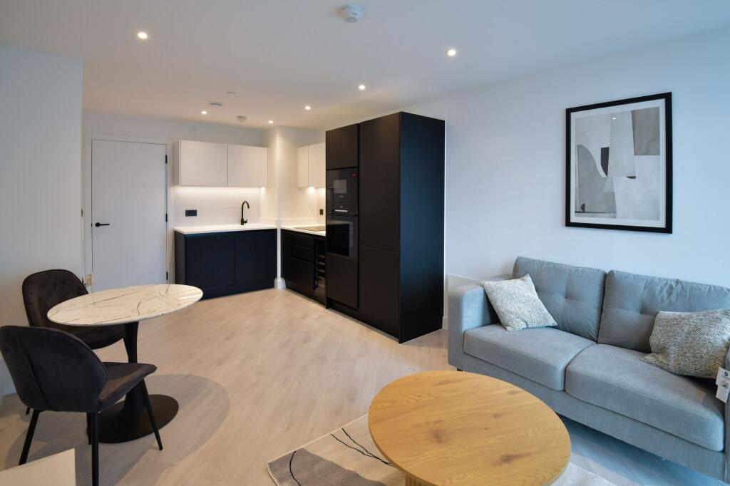 Main image of property: 1 Trinity Way, Manchester, M3