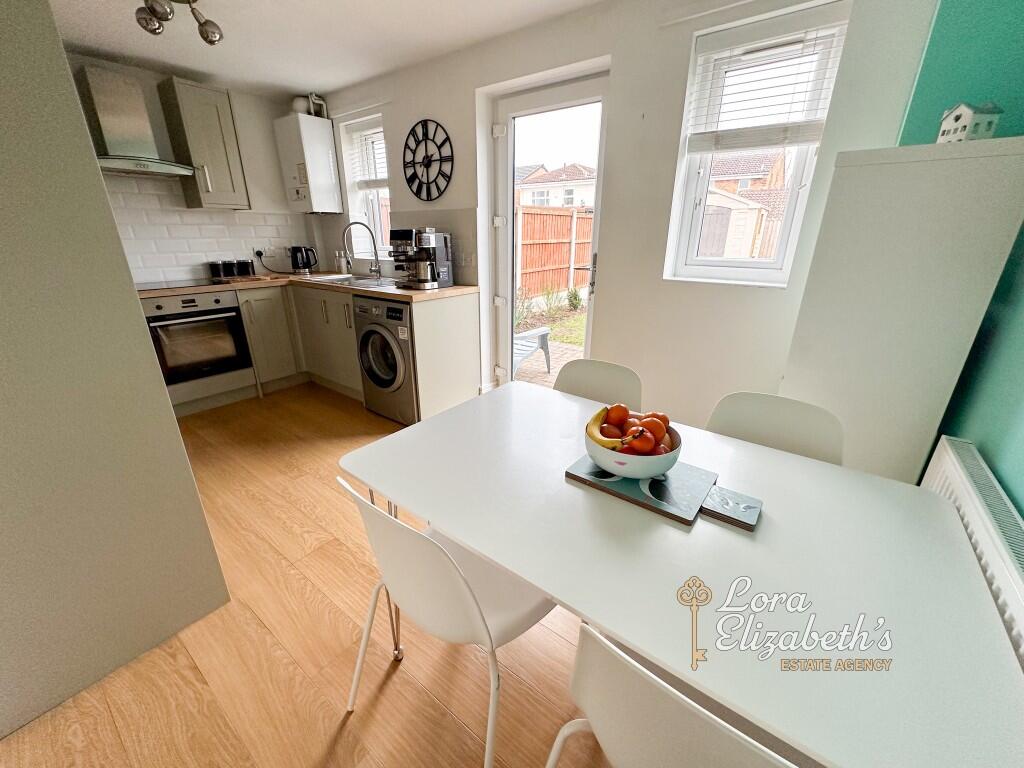 Leeming Lane North, Mansfield Woodhouse, Nottinghamshire, NG19 photo 4