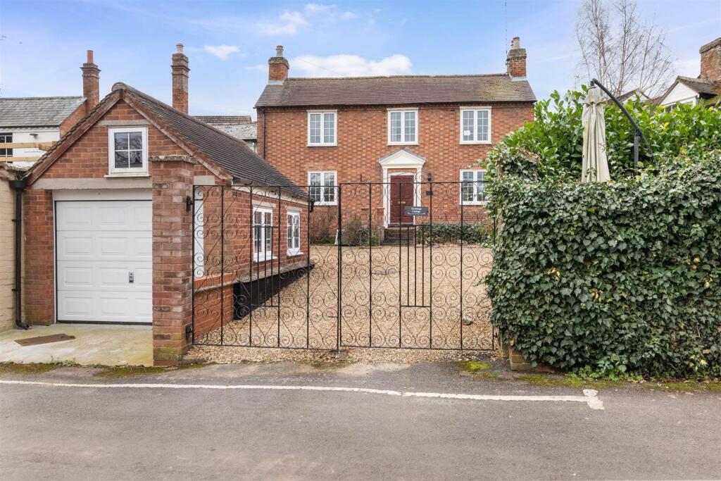 Main image of property: Ferry Lane, Alveston, Stratford-Upon-Avon
