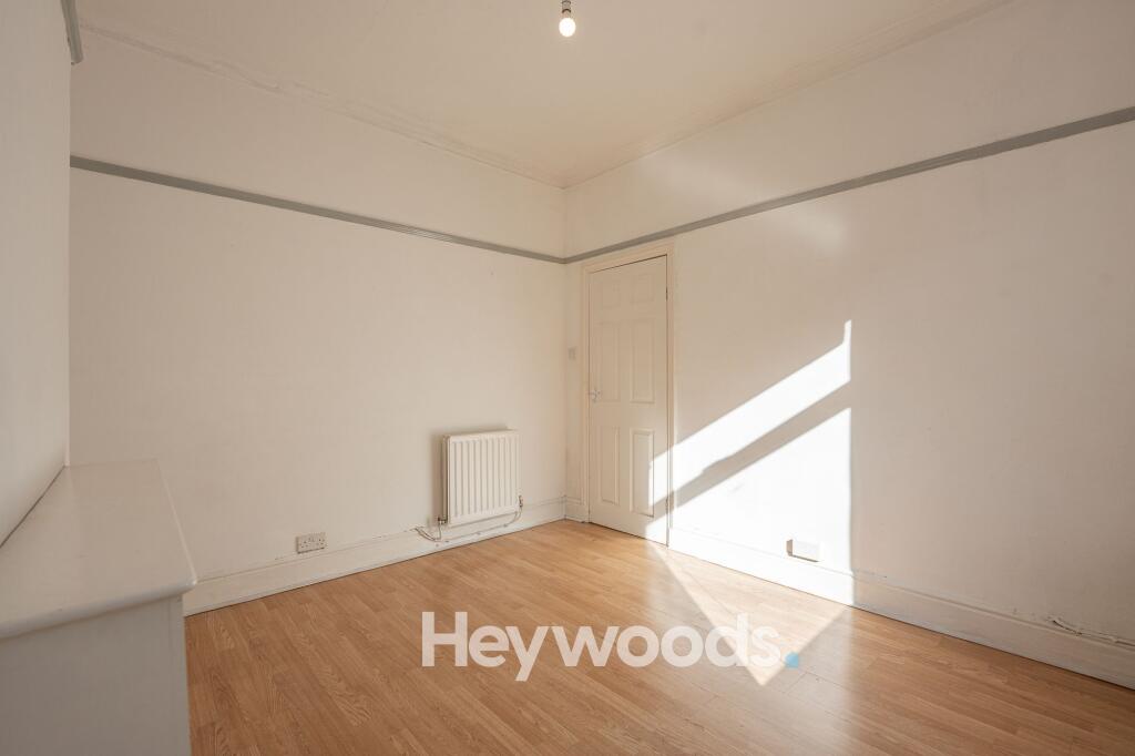 House in Stoke-on-Trent - More