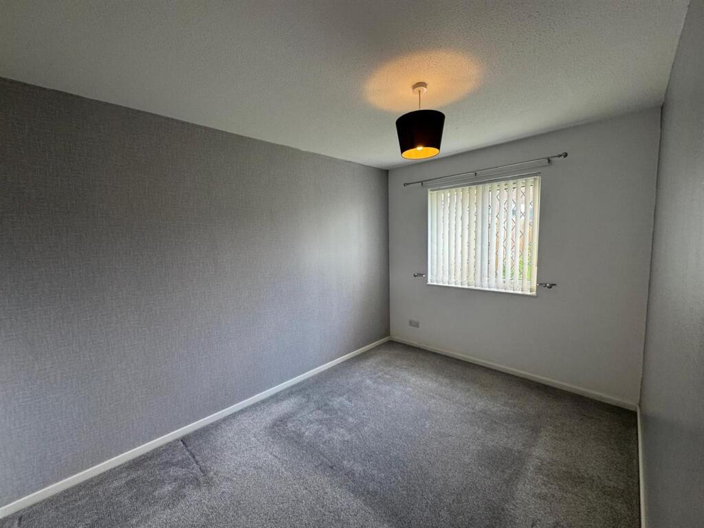 House in Bradford, Low Moor - View 5