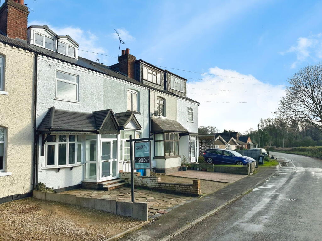 3-bed terraced on Moatbrook Lane Codsall, Wolverhampton, WV8 1DS, £250,000