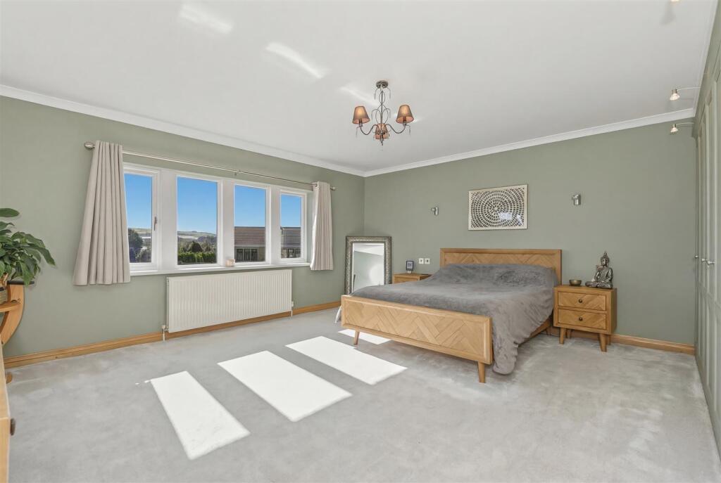 17 Pinfold Close, Barkisland, Halifax, HX4 0EY photo 4