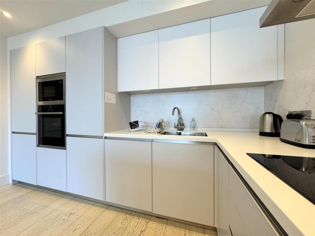 Apartment in Truro - View 5