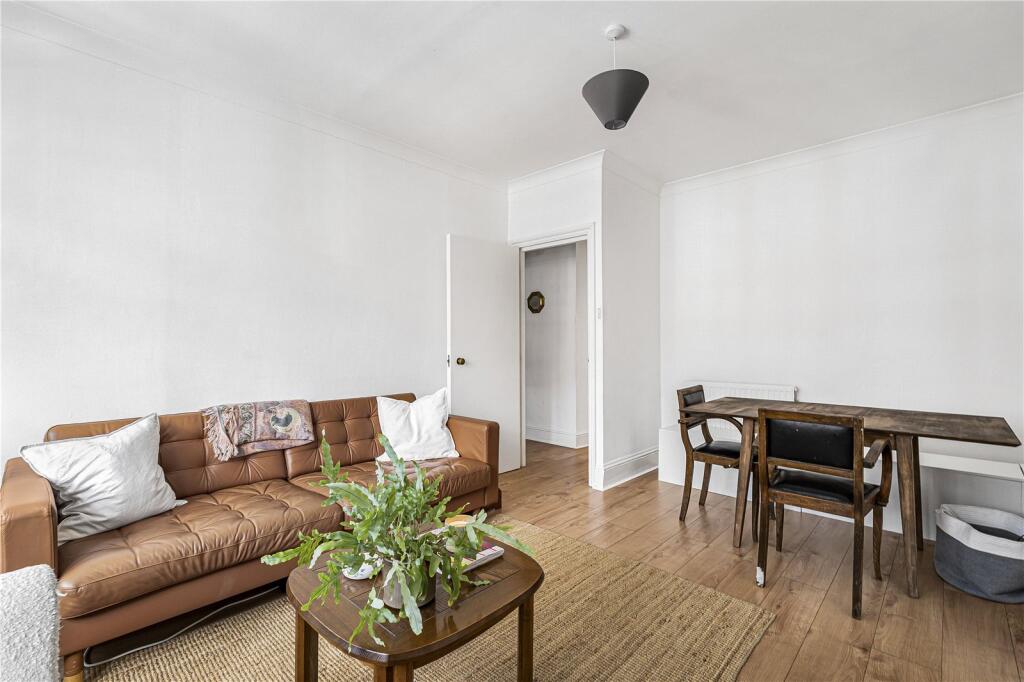 Apartment in London - View 3