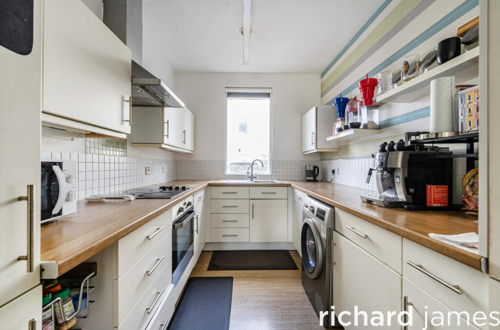 House in Swindon, Ferndale - View 4