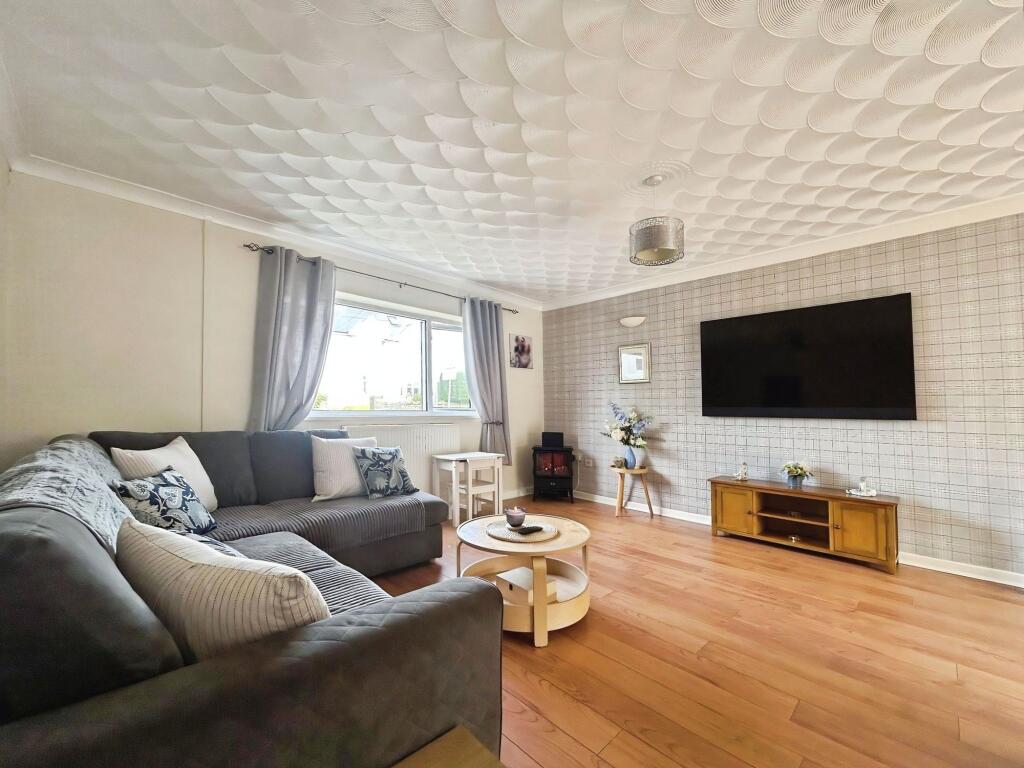 House in Cardiff, Llanharan - View 2
