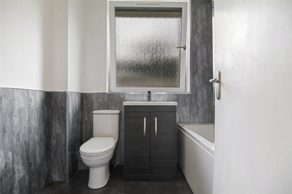Apartment in Glasgow, Ibroxholm, Bellahouston - View 4