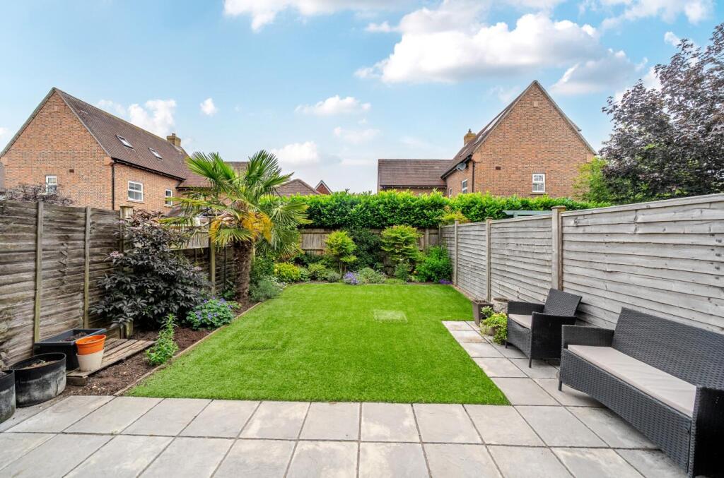 2, John Fulkes Avenue, Thame photo 3