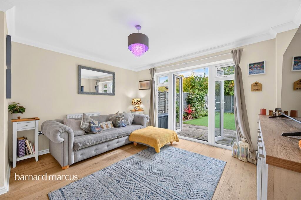 House in London, Royal Borough of Kingston upon Thames - View 5