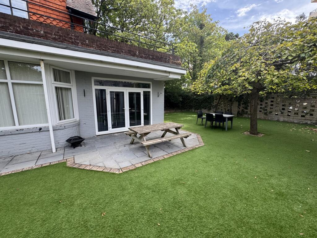 House in Bournemouth, Springbourne - More