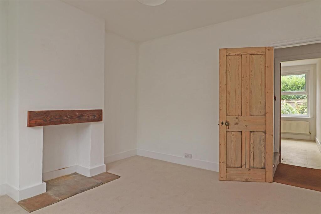 House in Redhill - View 5
