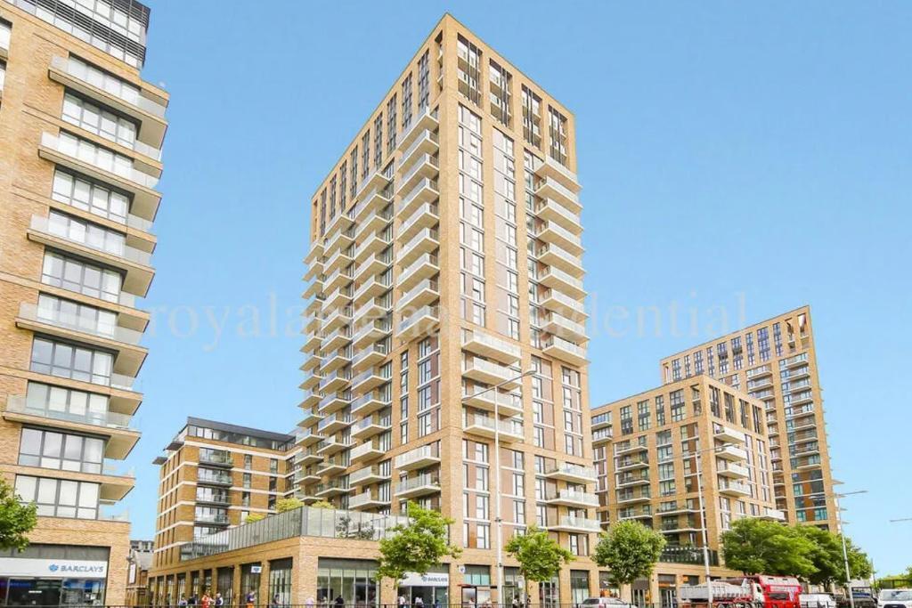 Main image of property: Plumstead Road, London, SE18 6FL
