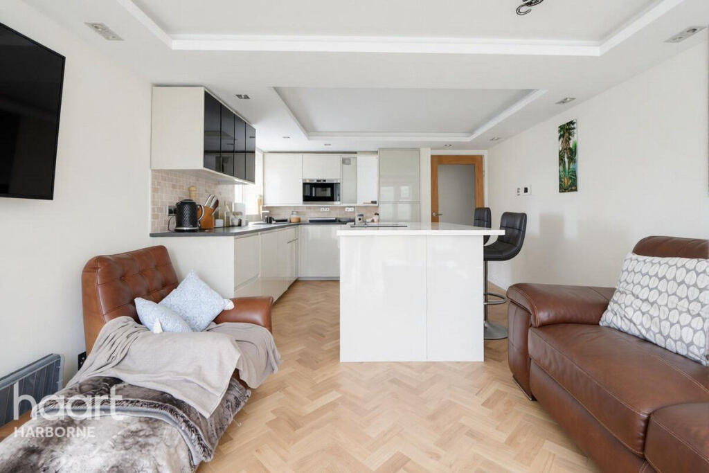 Apartment in Birmingham, West Midlands - View 4
