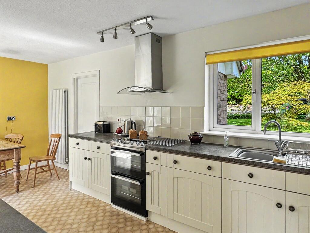 House in Bodmin, Cornwall - More