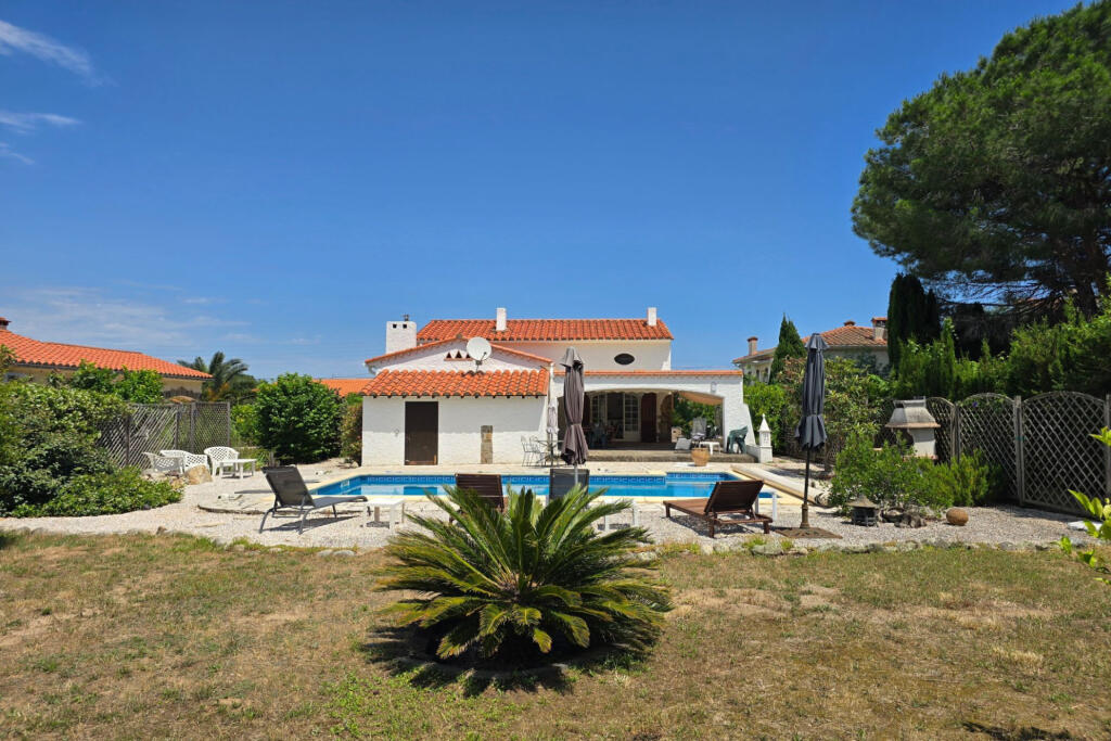 Main image of property: Languedoc-Roussillon, Pyrénées-Orientales, Laroque-des-Albères