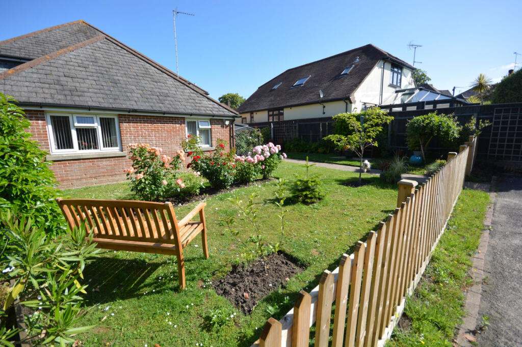 Apartment in Dorset, Hillbourne, Broadstone - View 2