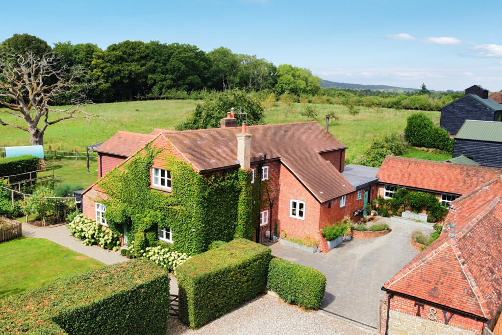 Main image of property: Petworth Road, Chiddingfold, GU8