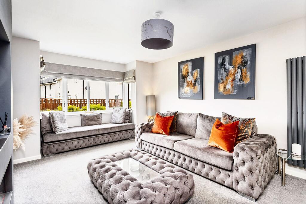 House in East Calder, Calderwood - More