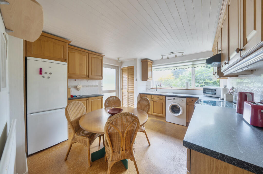 Churchill Road, Dunstable, Bedfordshire photo 2